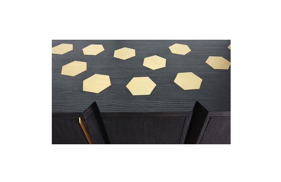 Sideboard Regalia