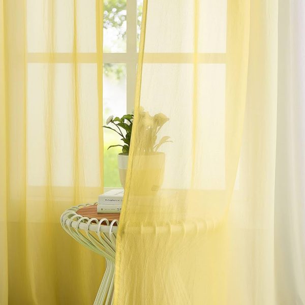 11 Types of Curtain Fabrics for Bedroom