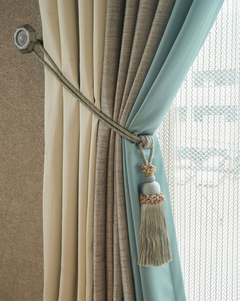 Detailing curtains