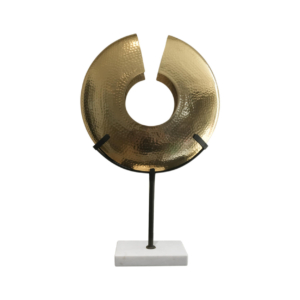 Home Decor C5538 Sculpture on Stand Front View